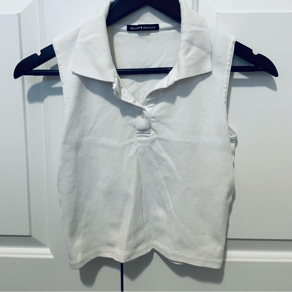 🤍 Brandy Melville Sleeveless Collared Shirt 🤍